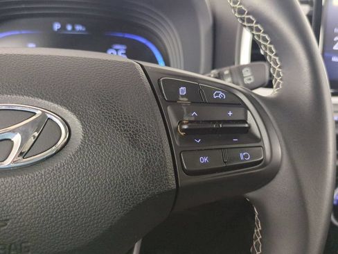 Used 2025 Hyundai Venue Limited FWD image 32
