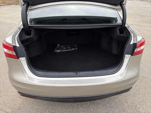 Used 2014 Toyota Avalon XLE image 18