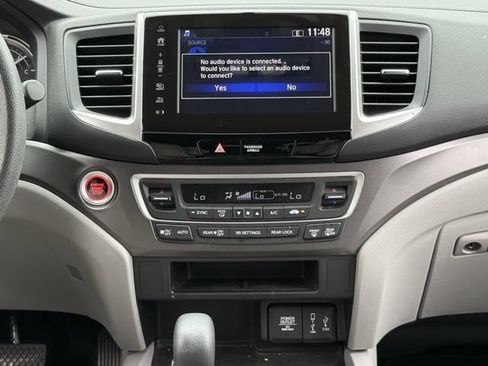 Used 2017 Honda Pilot EX image 16