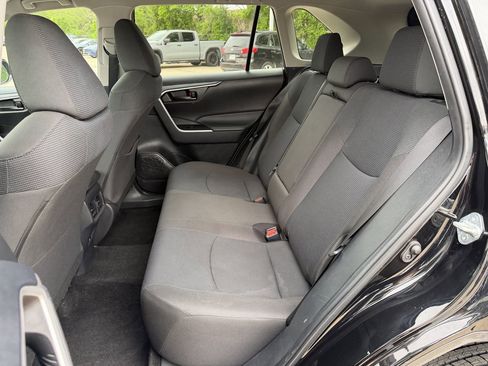 Used 2024 Toyota RAV4 LE AWD/4WD image 30