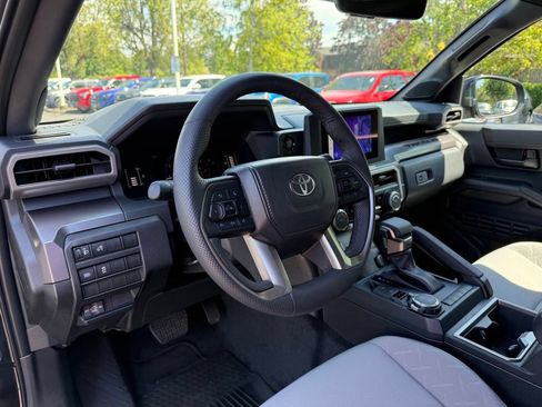 Certified 2025 Toyota Tacoma SR5 AWD/4WD image 12