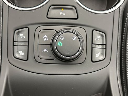 Used 2024 GMC Terrain SLT w/ Infotainment Package II AWD/4WD image 18