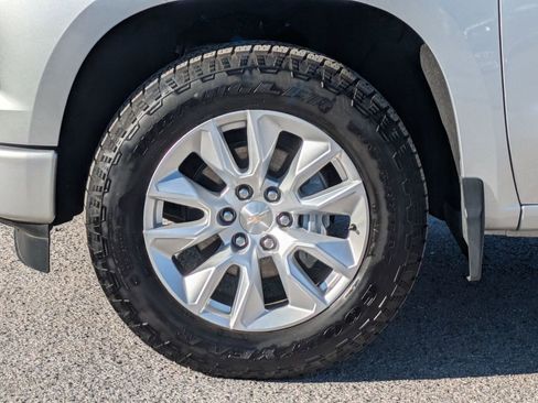 Used 2022 Chevrolet Silverado 1500 Custom RWD image 9