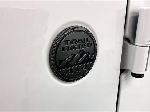 Used 2025 Jeep Gladiator Sport AWD/4WD image 36