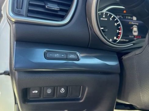 Used 2023 Nissan Maxima SR w/ Sport Mat Group image 22