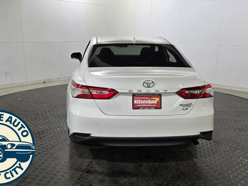 Used 2020 Toyota Camry LE FWD image 6