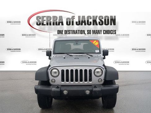 Used 2018 Jeep Wrangler Unlimited Sport S image 3