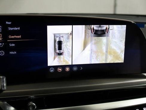 New 2026 Cadillac Lyriq Luxury AWD/4WD image 17
