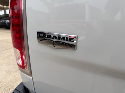 Used 2017 RAM 1500 Laramie w/ Convenience Group AWD/4WD image 7