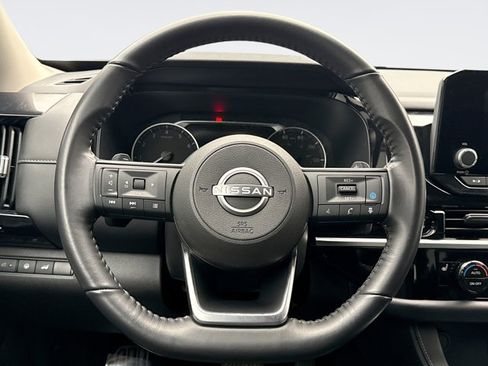 Used 2025 Nissan Pathfinder SV AWD/4WD image 12