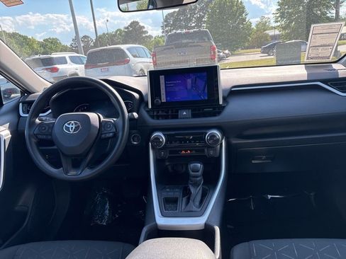 Used 2024 Toyota RAV4 XLE FWD image 10