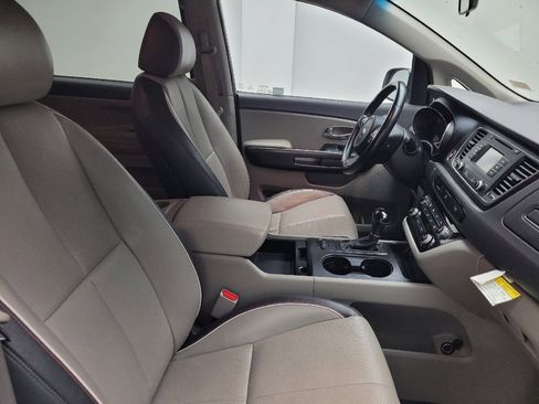 Used 2016 Kia Sedona LX w/ LX Essentials Premium Package FWD image 21