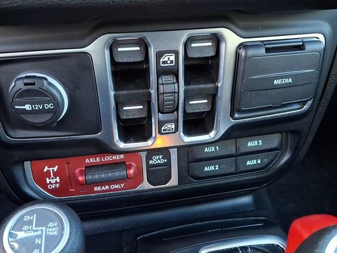 Used 2025 Jeep Wrangler Willys 4xe image 19