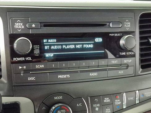 Used 2013 Toyota Sienna XLE image 29