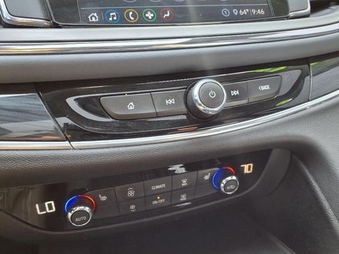 Used 2020 Buick Enclave Essence w/ Sport Touring Edition image 21