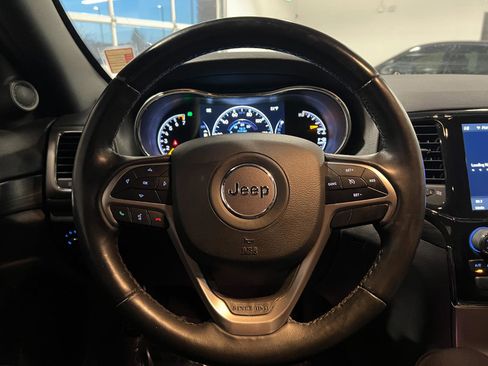 Used 2022 Jeep Grand Cherokee Laredo X image 11