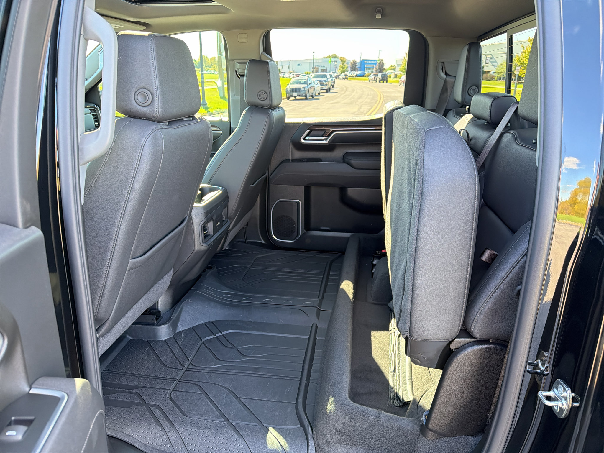 Used 2026 Chevrolet Silverado 1500 RST w/ Redline Edition AWD/4WD image 39