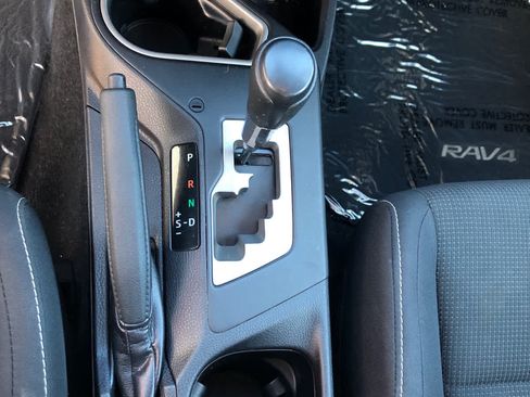 Used 2018 Toyota RAV4 XLE AWD/4WD image 14