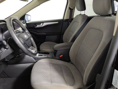 Used 2020 Ford Escape SE image 17