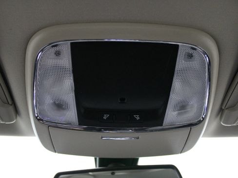 Used 2022 Chrysler 300 Touring w/ Sport Appearance Package RWD image 34