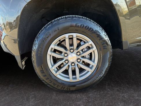 Used 2023 Chevrolet Colorado LT image 9