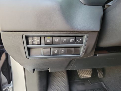 Used 2024 Toyota Tundra Platinum AWD/4WD image 11
