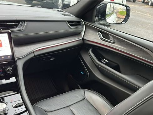 Used 2023 Jeep Grand Cherokee Overland image 25