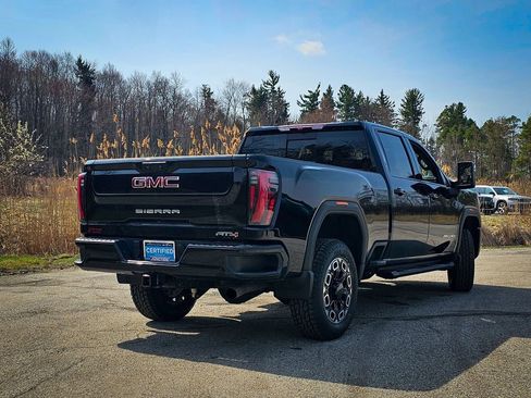 Certified 2024 GMC Sierra 2500 AT4 w/ AT4 Preferred Package AWD/4WD image 3