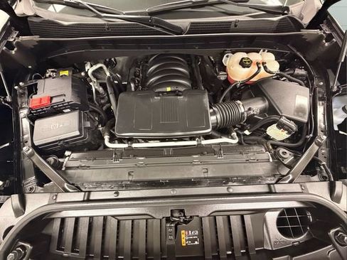 Used 2024 GMC Sierra 1500 AT4 w/ Technology Package AWD/4WD image 9