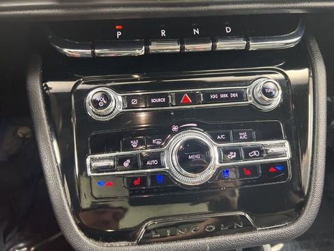 Used 2022 Lincoln Corsair AWD w/ Premium Package image 19