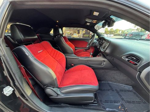 Used 2015 Dodge Challenger SRT Hellcat image 40