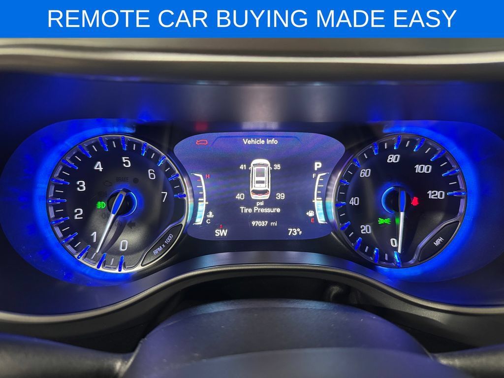 Used 2021 Chrysler Pacifica Touring w/ S Appearance Package FWD image 8