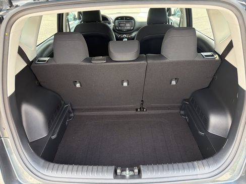 Used 2025 Kia Soul LX w/ LX Technology Package FWD image 31