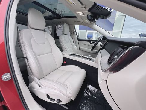 Used 2023 Volvo XC60 B5 Ultimate w/ Climate Package image 26
