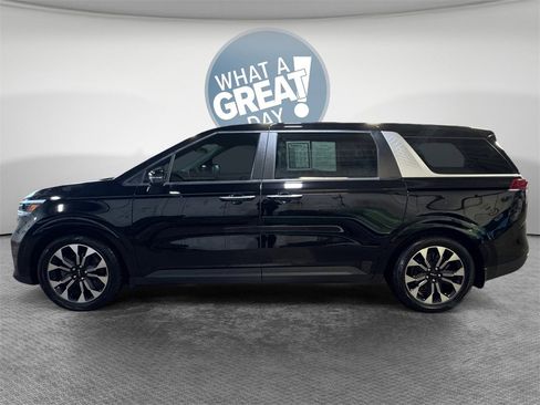 Certified 2022 Kia Carnival EX image 7
