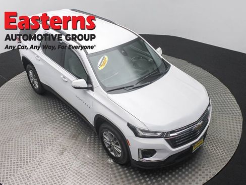 Used 2022 Chevrolet Traverse LT AWD/4WD image 3