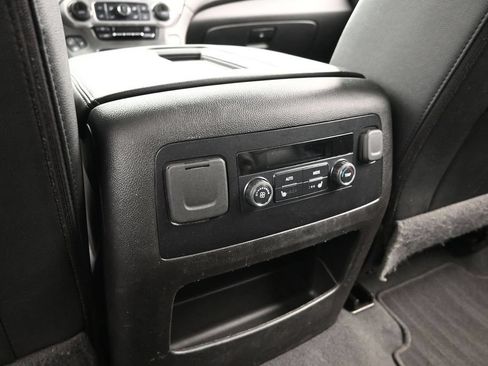 Used 2019 GMC Yukon XL SLT AWD/4WD image 18