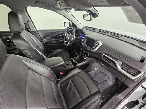 Used 2024 GMC Terrain SLT image 15
