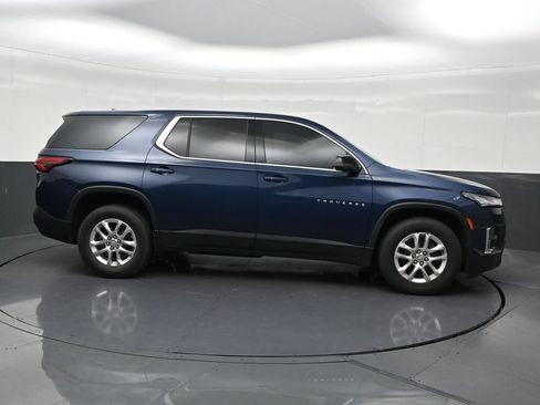 Used 2023 Chevrolet Traverse LS FWD image 7