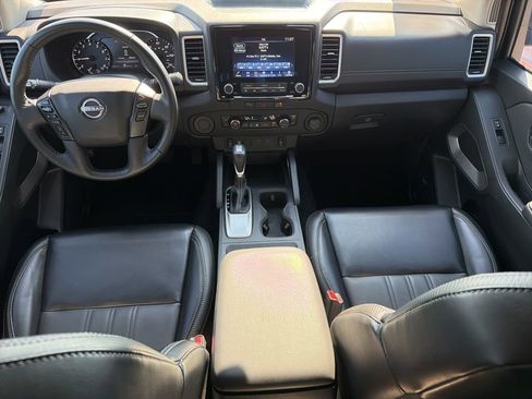 Used 2024 Nissan Frontier SL image 18