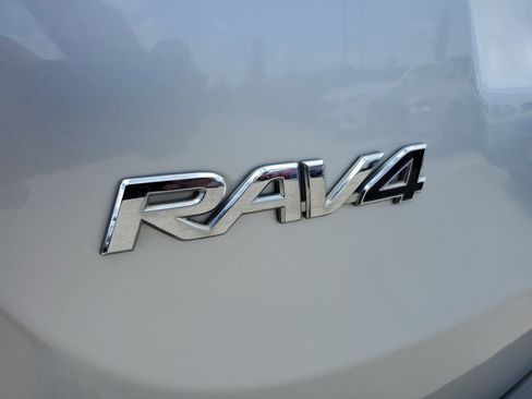 Used 2015 Toyota RAV4 LE FWD image 11