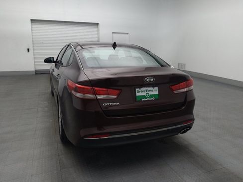 Used 2017 Kia Optima LX w/ Option Group 014 FWD image 6