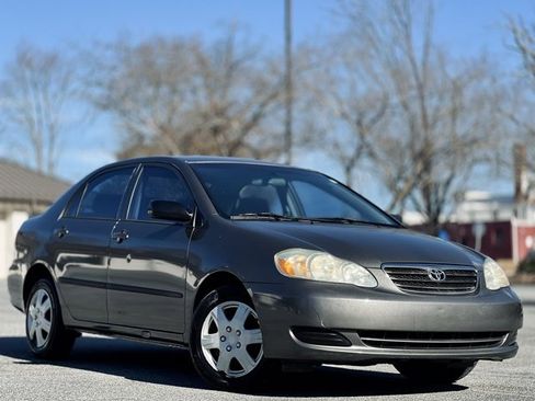 Used 2005 Toyota Corolla CE image 3
