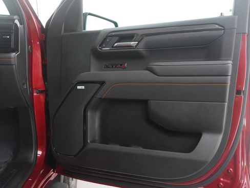 Used 2025 GMC Sierra 1500 AT4 w/ AT4 Premium Package AWD/4WD image 9