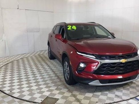 Used 2024 Chevrolet Blazer LT w/ Convenience Package FWD image 6
