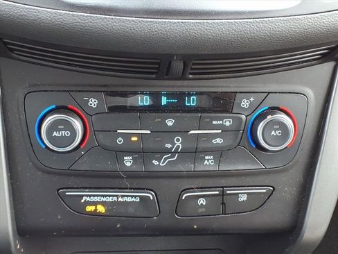 Used 2017 Ford Escape SE w/ Equipment Group 201A image 16