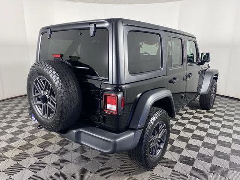 Used 2024 Jeep Wrangler Unlimited Sport AWD/4WD image 7