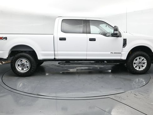 Used 2021 Ford F250 XLT w/ FX4 Off-Road Package AWD/4WD image 3