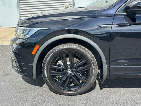 Certified 2022 Volkswagen Tiguan SE R-Line FWD image 7