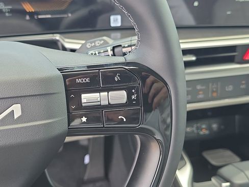 New 2026 Kia Sorento S FWD image 31